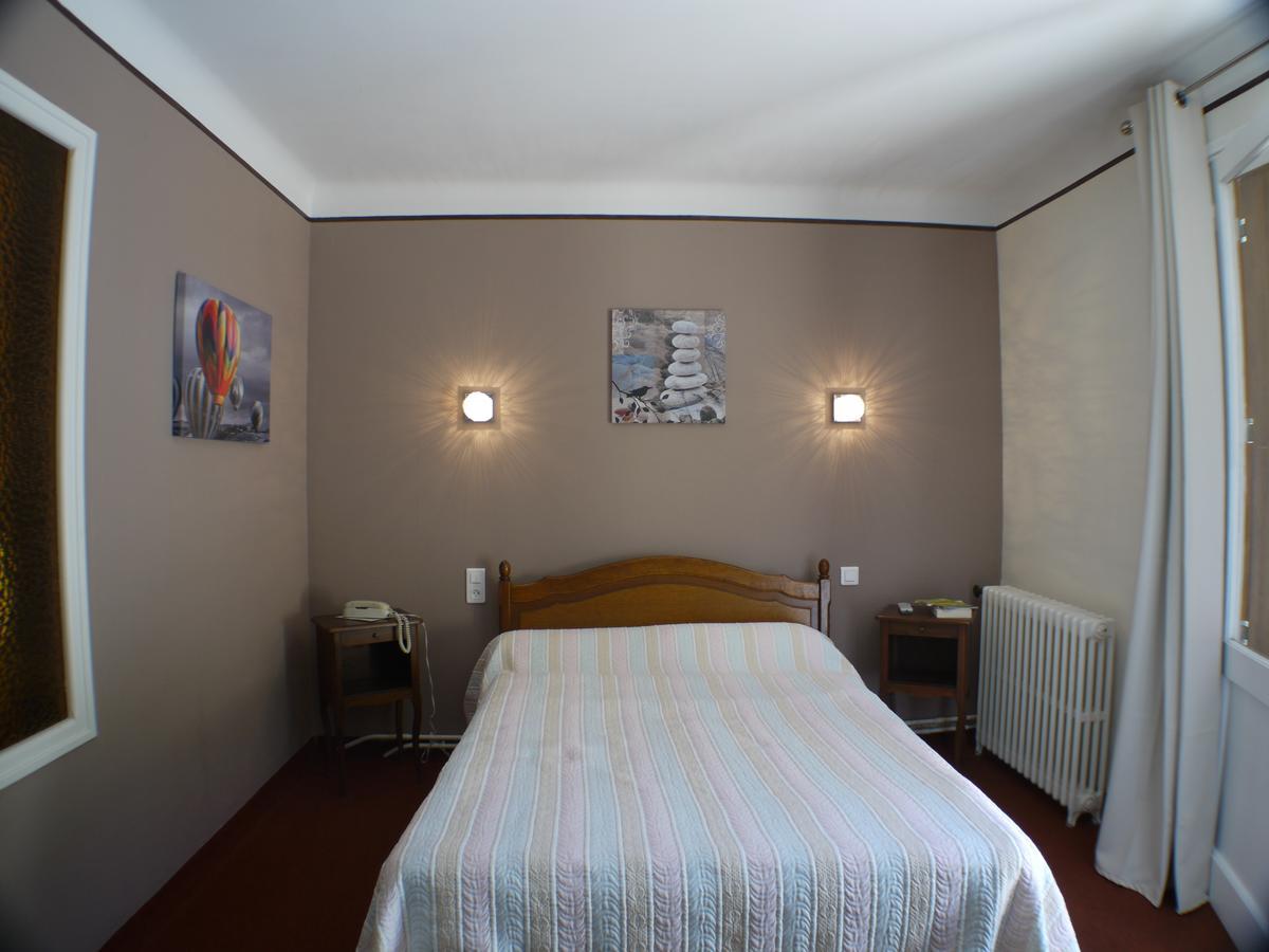 Hôtel Le Castelet Ax-les-Thermes Esterno foto